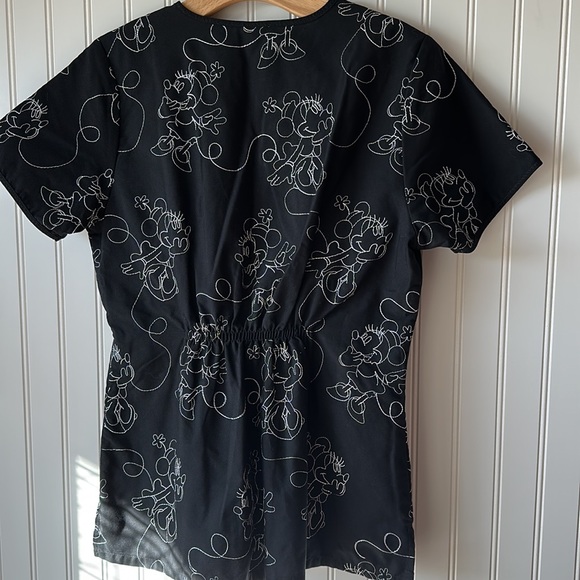 Minnie Mouse scrub top - Picture 5 of 7